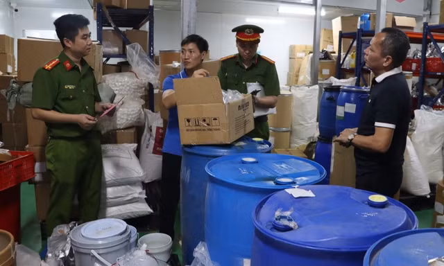 Đường dây sản xuất thực phẩm chức năng giả có chứa chất cấm ảnh hưởng trực tiếp hệ thần kinh