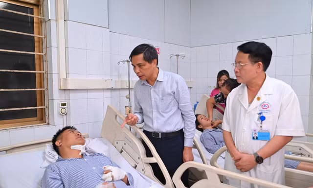 Quảng Ninh hỗ trợ tối đa cho các nạn nhân vụ lật tàu trên vịnh Hạ Long