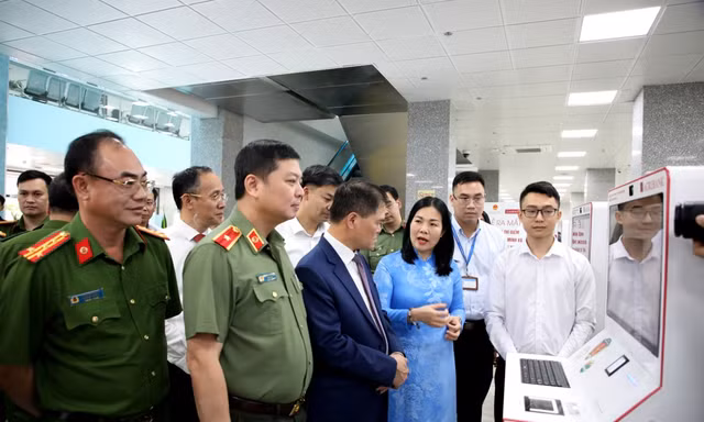 Quảng Ninh tăng tốc hành chính ‘không giấy tờ’