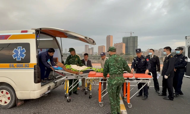 Quảng Ninh: Liên tiếp mở luồng xanh quốc tế cấp cứu bệnh nhân nước ngoài