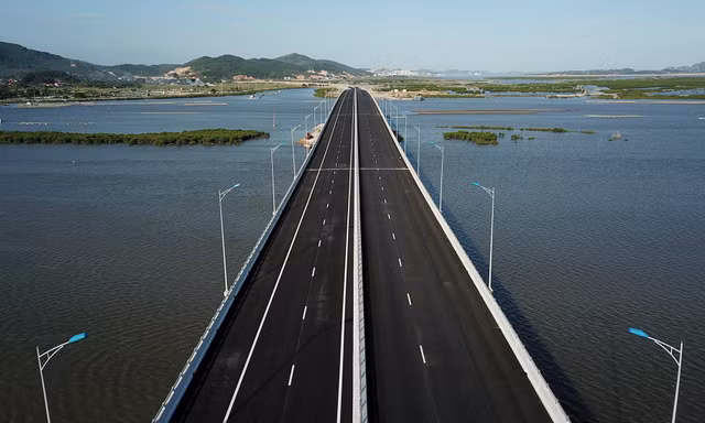 Quảng Ninh đề xuất làm thêm cao tốc 6 làn xe 