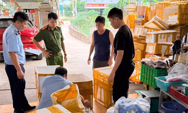 Phát hiện lượng lớn chả mực không rõ nguồn gốc