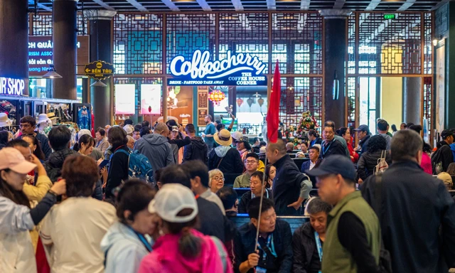 Tết Dương lịch: Đà Nẵng thu hơn 2.400 tỷ, Quảng Ninh đón 'siêu du thuyền'