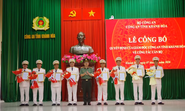 Công bố quyết định của Giám đốc Công an tỉnh Khánh Hòa về công tác cán bộ