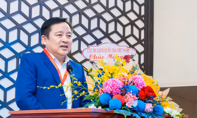 Ông Phạm Minh Nhựt - Chủ tịch Hiệp hội Du lịch tỉnh Khánh Hòa phát biểu tại lễ kỷ niệm.