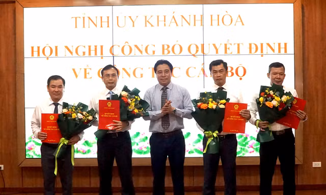 Khánh Hòa điều động, bổ nhiệm nhiều lãnh đạo sở ngành, địa phương