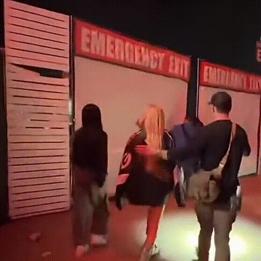 Kể cả ngôn ngữ biểu đạt cơ thể của Rosé và Kang Dong Won cũng được cho là có điểm tương đồng.