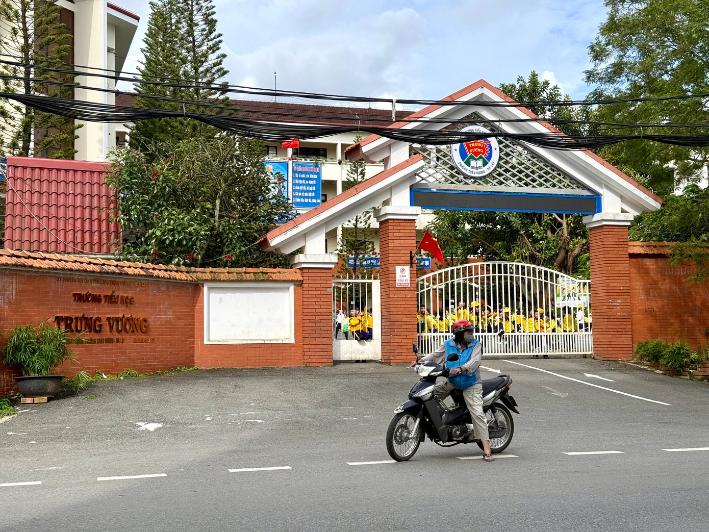 Trường tiểu học Trưng Vương, nơi xảy ra sự việc. img-8734.jpg