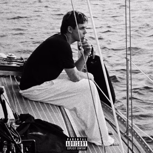 Đĩa đơn HOT GIRL PROBLEMS gây ra nhiều tranh cãi.