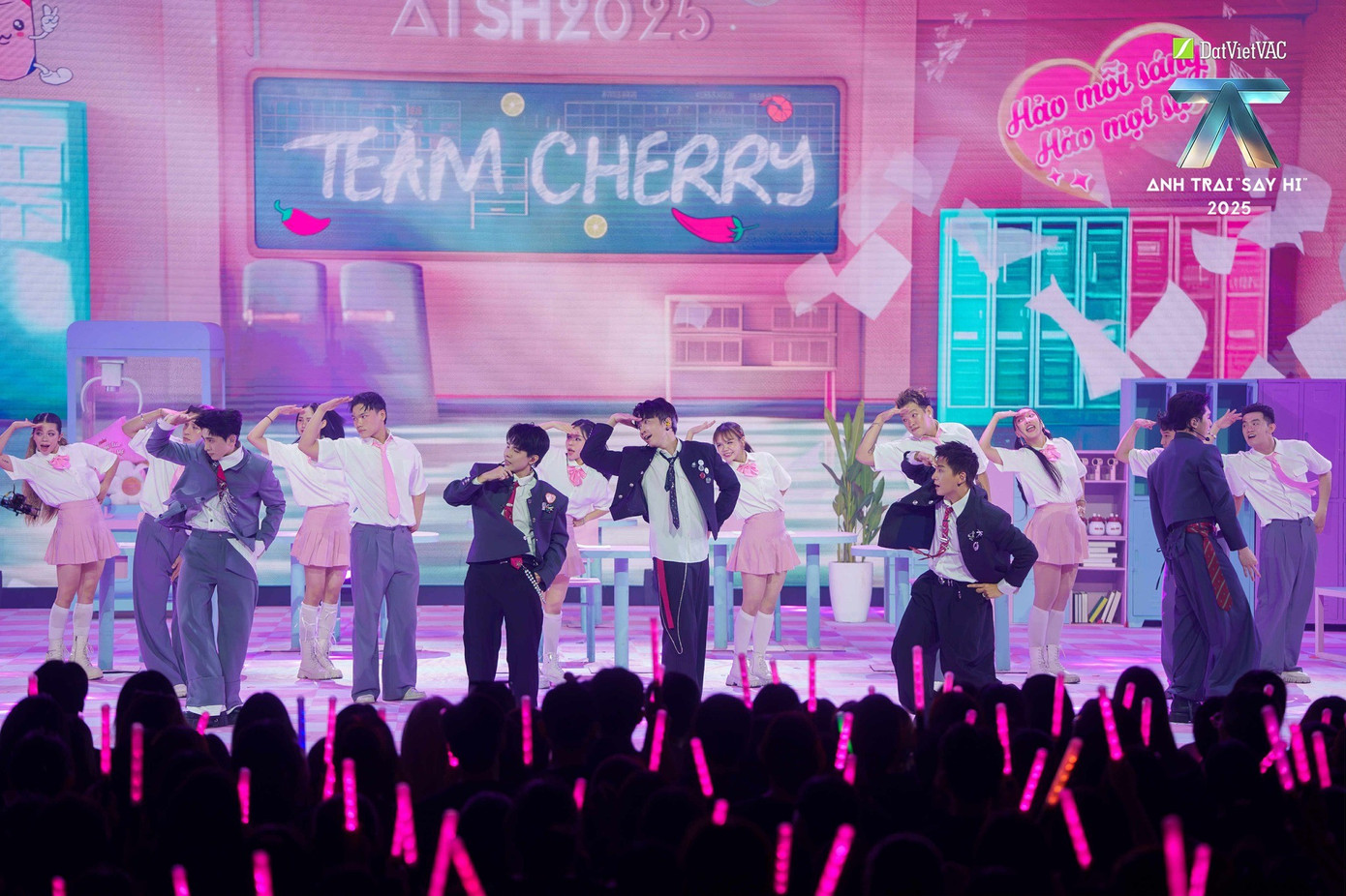 Hơn Là Bạn mang màu sắc Pop Rock pha chút Pop Punk.