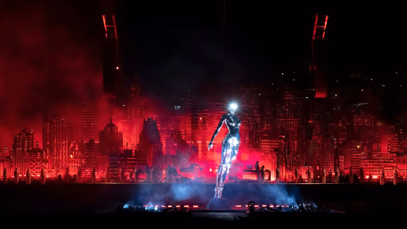 Sân khấu tại buổi hòa nhạc khiến nhiều người choáng ngộp.