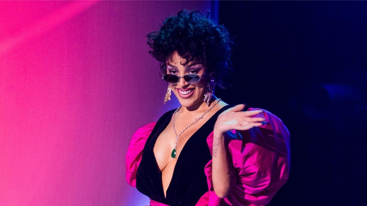 Nhiều ý kiến cho rằng loạt ca khúc này gợi nhớ đến phong cách của ca/nhạc sĩ Prince.