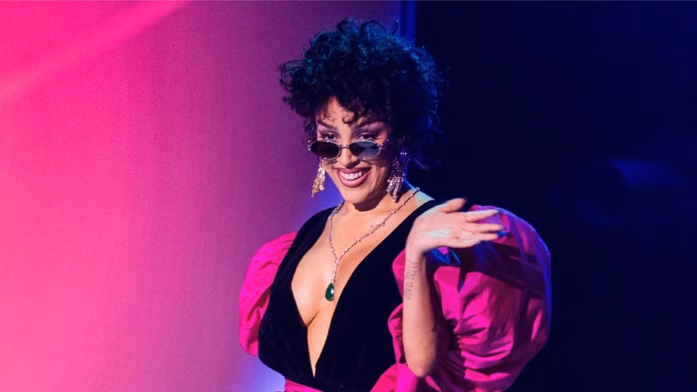 Nhiều ý kiến cho rằng loạt ca khúc này gợi nhớ đến phong cách của ca/nhạc sĩ Prince.