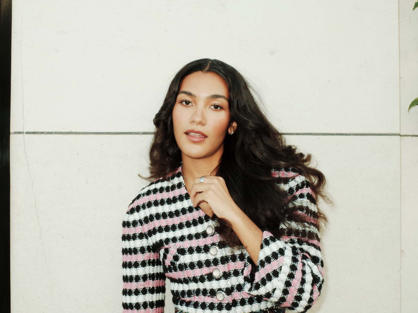 Olivia Dean trở thành nàng thơ của nhà mốt Chanel.