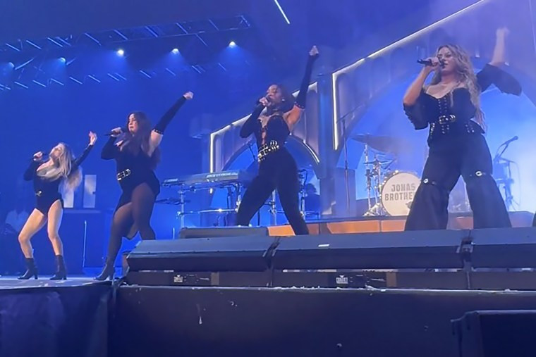 Fifth Harmony tái hợp sau 7 năm dừng hoạt động.