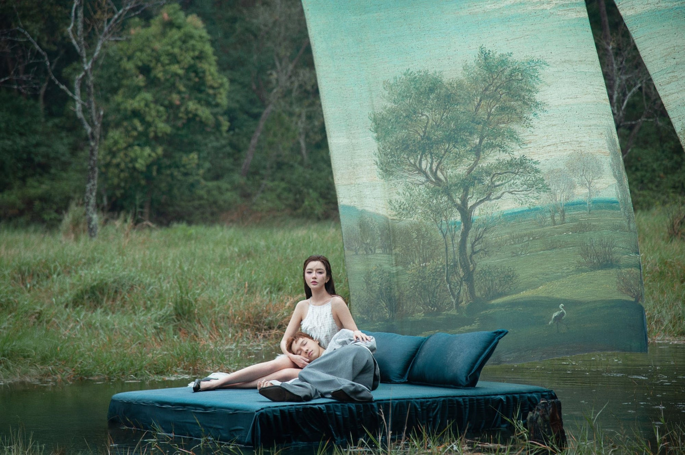 Ca khúc được nhận xét là khá &quot;trôi&quot;.