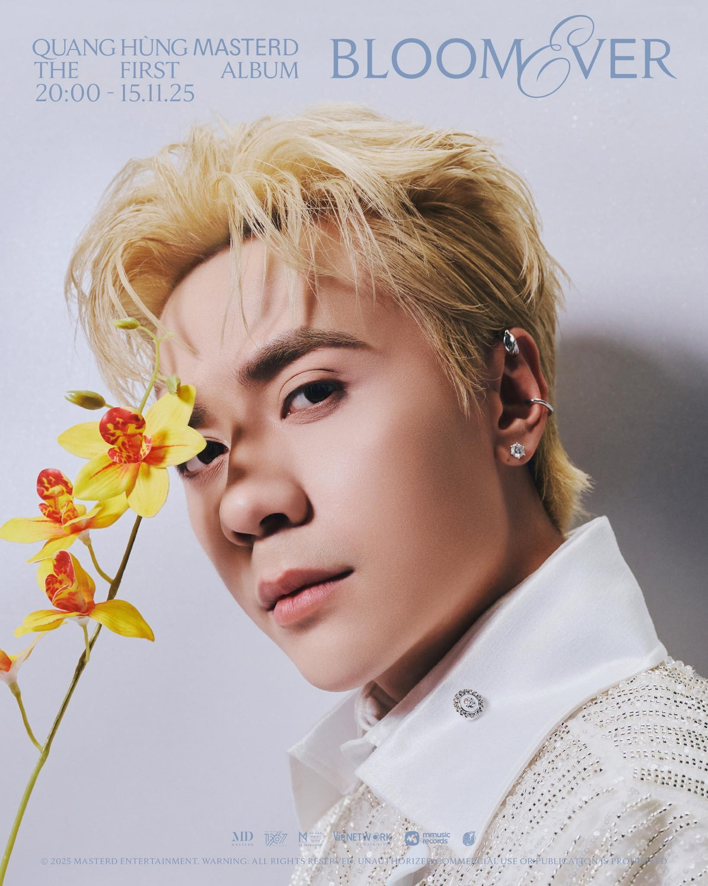 Bloomever là album đầu tay của nam ca sĩ.