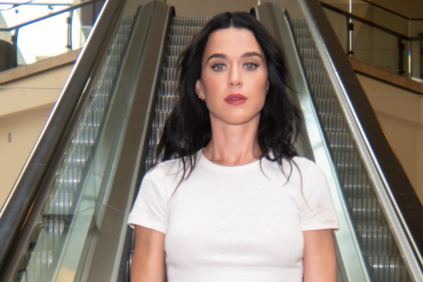 MV nhận về nhiều lời khen từ khán giả.