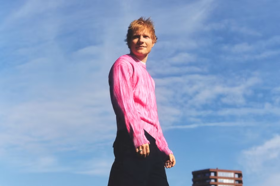 Ed Sheeran vẫn trung thành với phong cách quen thuộc, lời ca giàu cảm xúc.