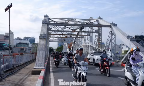 Cầu hơn 120 năm tuổi ở TPHCM xuống cấp thế nào?