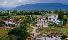 Thăm lại căn nhà bị tin đồn ác ý và những chuyến đò trong đêm lũ lịch sử