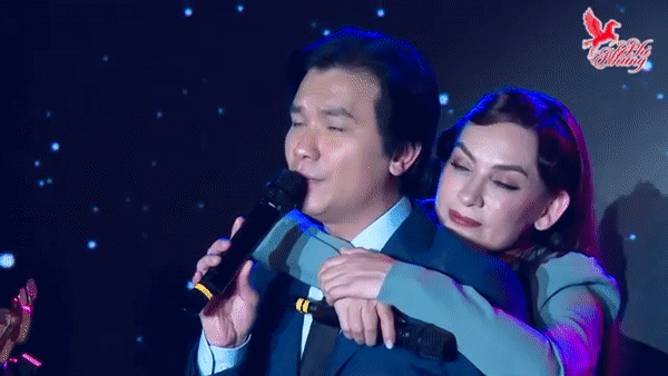 Nghe lại những ca khúc gây xúc động của Phi Nhung 