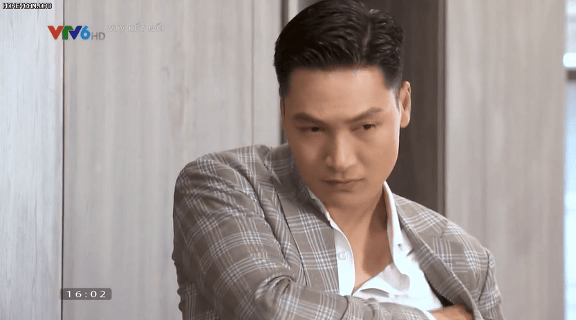 Từ phía Nam, dẫu biết còn vấn đề nhưng cô vẫn chủ động đáp lại tình cảm và thể hiện sự ngọt ngào với Long. Từ phía Nam, dẫu biết còn vấn đề nhưng cô vẫn chủ động đáp lại tình cảm và thể hiện sự ngọt ngào với Long.