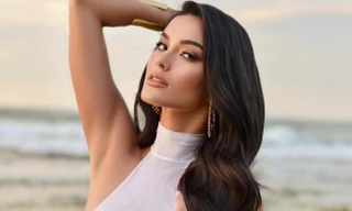 Á hậu cao 1,8 m từ bỏ danh hiệu 