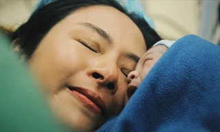 Hoa hậu Ngọc Hân gặp hiện tượng hiếm khi sinh con, xảy ra ở 1/80.000 ca sinh