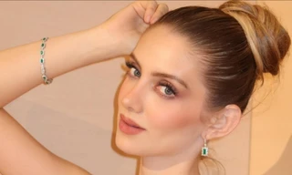 Học vấn ấn tượng của người đẹp cao 1,8 m đăng quang Hoa hậu Quốc tế