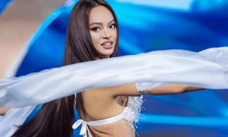 Mai Ngô xoay 5 vòng diễn áo tắm ở chung kết Miss Charm 