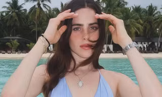 Đương kim Hoa hậu Hoàn vũ bị hai người tiền nhiệm chỉ trích