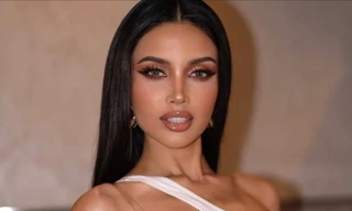 Thí sinh hoa hậu livestream một tiếng kiếm gần 2 tỷ đồng