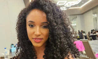 Hoa hậu Jamaica ngồi xe lăn sau cú ngã ở Miss Universe