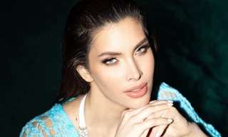 Cô gái thông thạo 5 thứ tiếng đăng quang hoa hậu