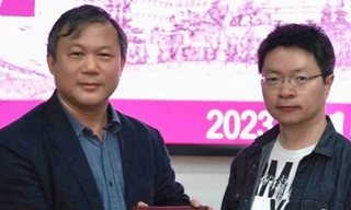 Giáo sư sinh học Shu Xiaokun rời Đại học California, trở lại Trung Quốc tiếp tục hành trình nghiên cứu