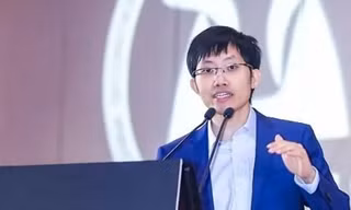 Hành trình từ thần đồng toán học nghèo khó đến tỷ phú công nghệ mới