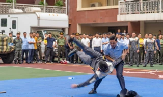 Mãn nhãn màn võ thuật: Chiến sĩ Cảnh vệ ra đòn nhanh, kết thúc gọn đối thủ