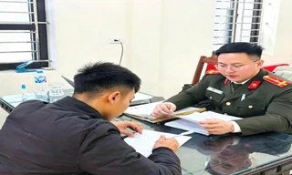 Khởi tố đối tượng tàng trữ trái phép vũ khí quân dụng