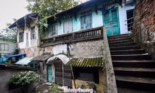 Rời chung cư 'chờ sập', người dân đến tạm cư tại khu nhà ở sinh viên