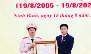 Giám đốc Công an tỉnh Ninh Bình được tặng Huân chương Chiến công hạng Nhất