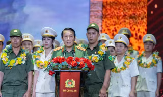 Lực lượng Công an nhân dân phát huy truyền thống vẻ vang, lấy sự bình yên của nhân dân làm sứ mệnh