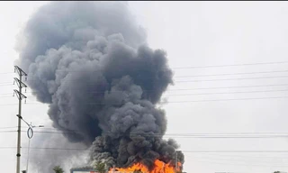 Cháy lớn trong cụm công nghiệp ở Ninh Bình