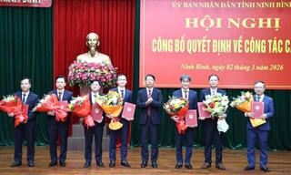 Ninh Bình công bố 10 quyết định về công tác cán bộ