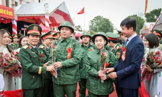 Đại tướng Nguyễn Tân Cương dự lễ giao, nhận quân tại Ninh Bình