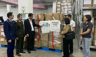 Một công ty bị phạt hơn 22 triệu đồng, buộc tiêu hủy 6.000 áo in bản đồ thiếu Hoàng Sa, Trường Sa