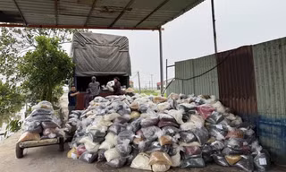 Cựu cán bộ nhận phong bì sau khi 'mật báo' kế hoạch điều tra cho doanh nghiệp sản xuất thực phẩm chức năng giả