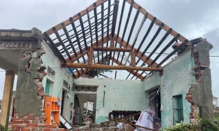 27 người thương vong do giông bão tại Ninh Bình