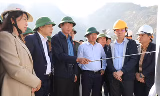 Bí thư Tỉnh uỷ Ninh Bình thị sát 71 mỏ đá và quy hoạch khoáng sản