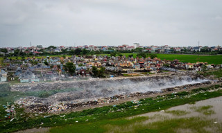 'Núi rác’ lộ thiên 20 năm ở Ninh Bình